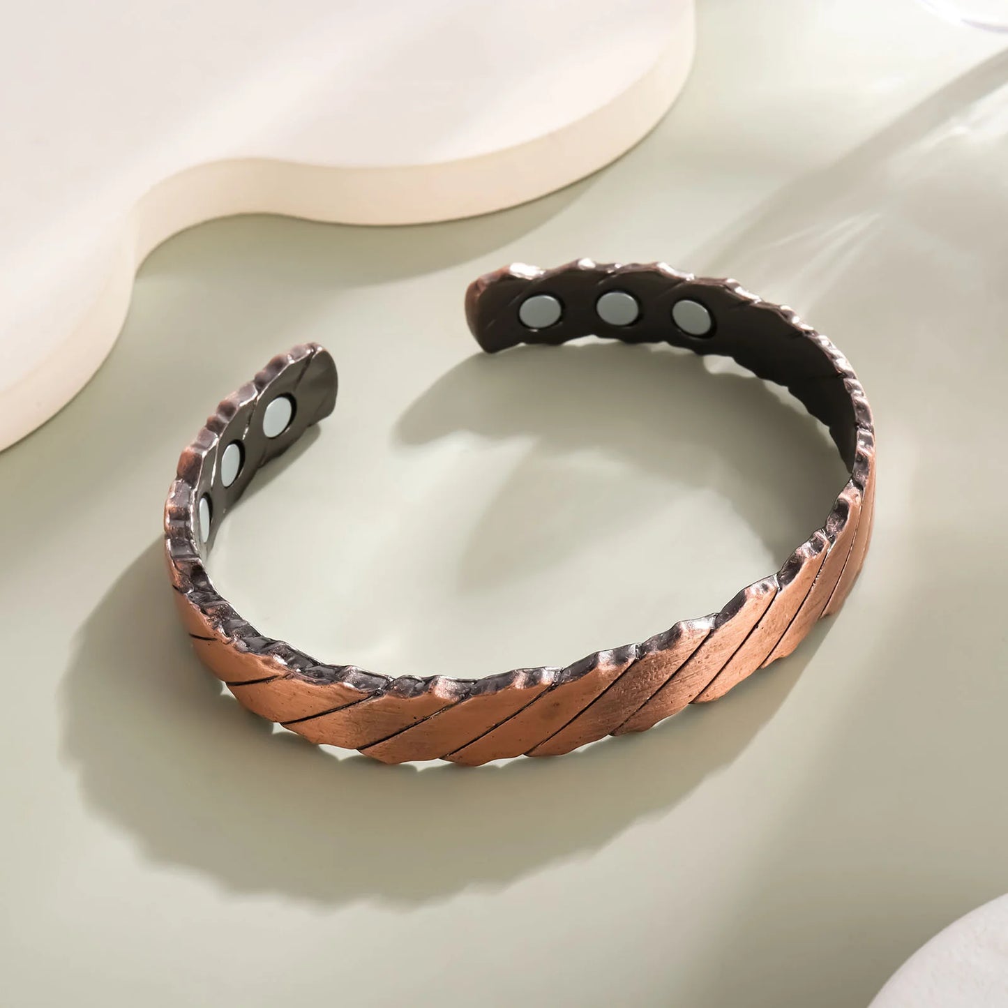 1 copper alloy coated magnetic bracelet, suitable for both men and women, with adjustable opening design, suitable for home jewe