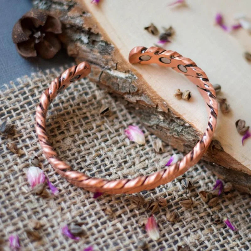1 copper alloy coated magnetic bracelet, suitable for both men and women, with adjustable opening design, suitable for home jewe